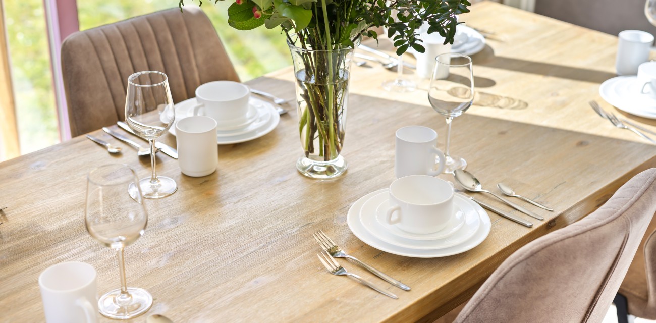 Orchis Wellness - Eettafel Gedekt.jpg