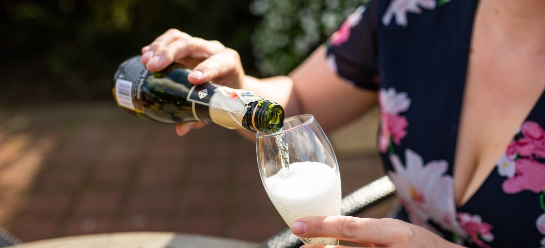 Champagne drinken